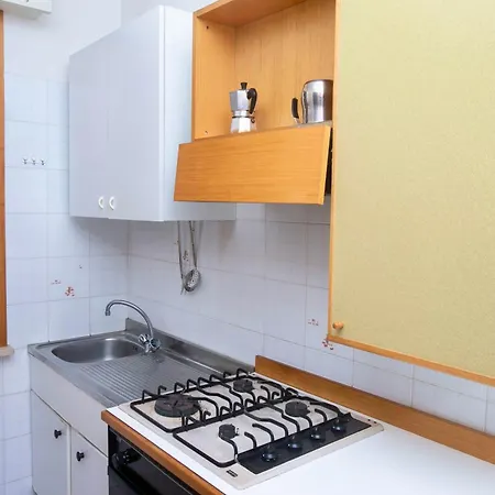 Appartamento S075 - Sirolo, Bilocale Con Giardino E Garage In Centro Sirolo