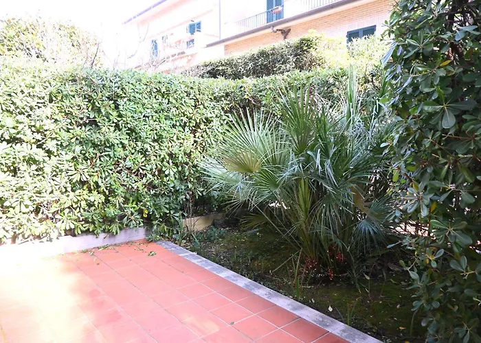S075 - Sirolo, Bilocale Con Giardino E Garage In Centro