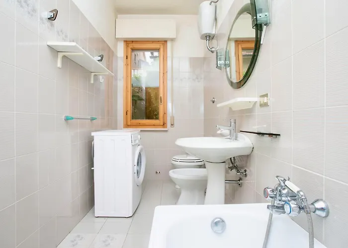 S075 - Sirolo, Bilocale Con Giardino E Garage In Centro Sirolo